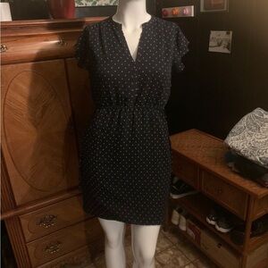H&M -short , V neck, cap sleeve black speckled dress